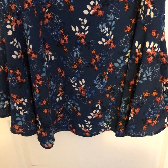 Sleeveless floral shift dress - Picture 3 of 5